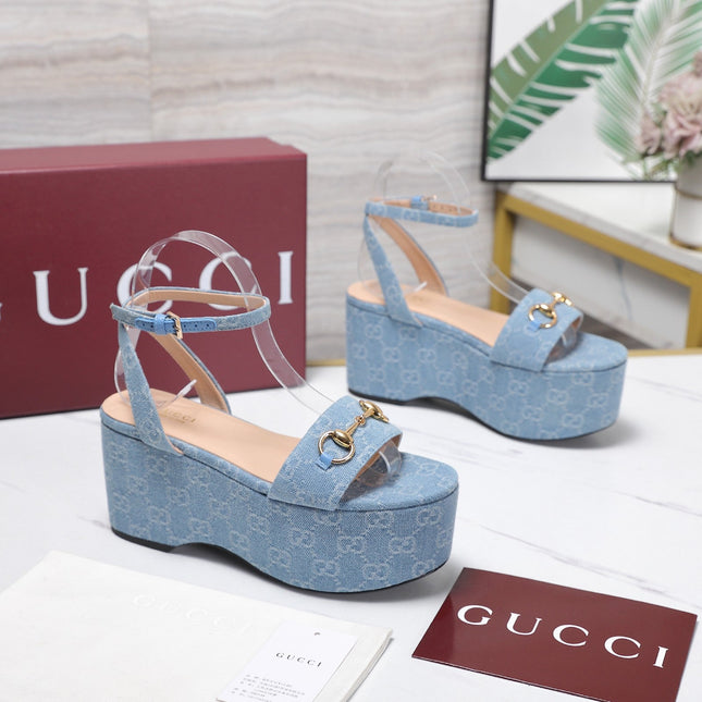 GUCCI 26S WEDGE SANDALS 80 MM IN LIGHT BLUE GG DENIM GOLD HARDWARE