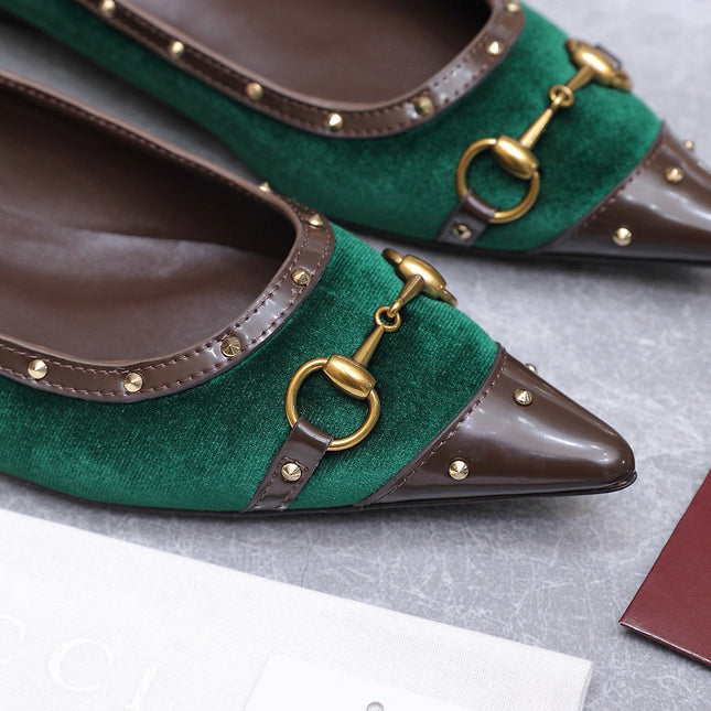 GUCCI 26S SAVOY BALLERINA FLATS IN EMERALD GREEN VELVET AND CALFSKIN WITH STUDDED TRIM