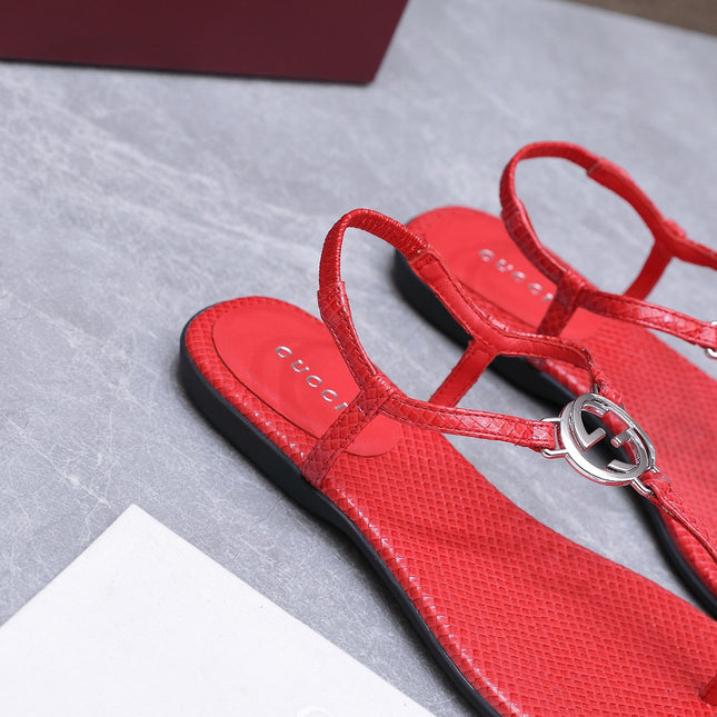 GUCCI 26S INTERLOCKING G THONG SANDALS IN CORAL RED LIZARD EMBOSSED CALFSKIN