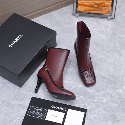 CHANEL 26S ANKLE BOOTS 80 MM IN BURGUNDY CALFSKIN WITH BLACK PATENT LEATHER TRIM AND CC LOGO ON TOE CAP