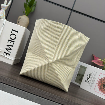 LOE 31 FUZZLE FOLD IN WHITE CANVAS