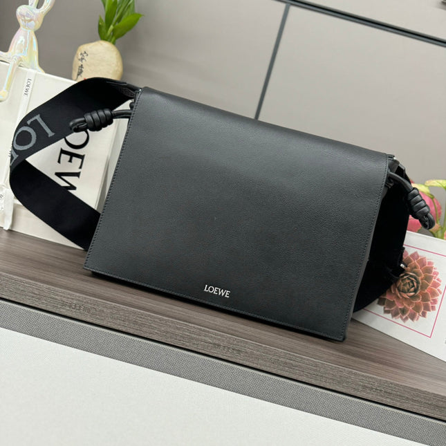 LOEWE 26S FLAMENCO SATCHE 20 IN BLACK CALFSKIN