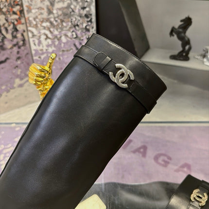 CHANEL 26S KNEE HIGH BOOTS 25 MM IN BLACK CALFSKIN CC LOGO