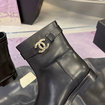 CHANEL 26S ANKLE BOOTS WITH SIDE ZIPPER 25 MM IN BLACK CALFSKIN CC LOGO