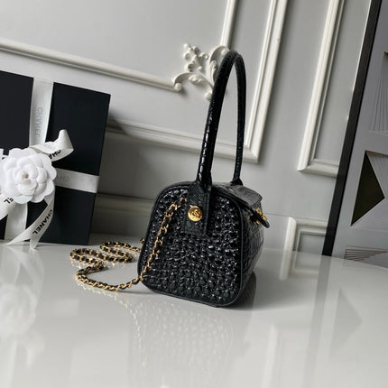 CHANEL 26S BARREL CLUTCH WITH CHAIN 23 IN BLACK CROCODILE-EMBOSSED CALFSKIN GOLD HARDWARE