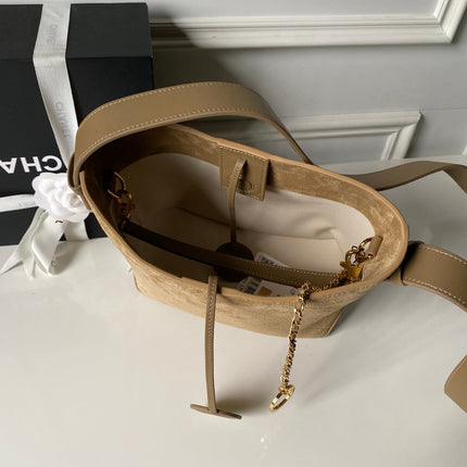 CHANEL 26S BUCKET SHOULDER BAG 27 IN CAMEL BROWN SUEDE AND CALFSKIN GOLD HARDWARE
