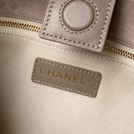 CHANEL 26S BUCKET SHOULDER BAG 27 IN TAUPE BROWN SUEDE AND CALFSKIN GOLD HARDWARE