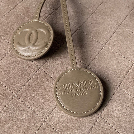 CHANEL 26S BUCKET SHOULDER BAG 27 IN TAUPE BROWN SUEDE AND CALFSKIN GOLD HARDWARE