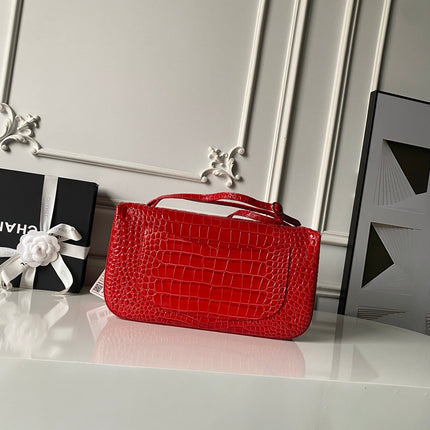 CHANEL 26S CC LOGO SHOULDER BAG 32 IN DARK RED CROCODILE-EMBOSSED CALFSKIN GOLD HARDWARE
