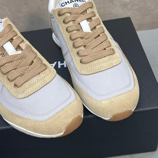 CHANEL 26S RUNNING SNEAKERS IN BEIGE AND GREY MATERIAL CC LOGO