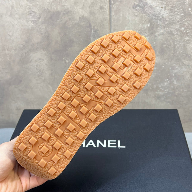 CHANEL 26S RUNNING SNEAKERS IN BLACK SUEDE AND MESH CC LOGO