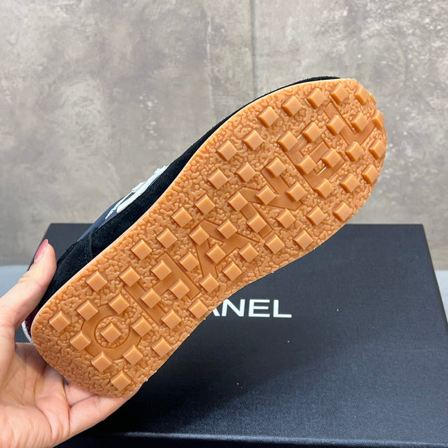 CHANEL 26S RUNNING SNEAKERS IN NAVY BLACK SUEDE AND NYLON CC LOGO