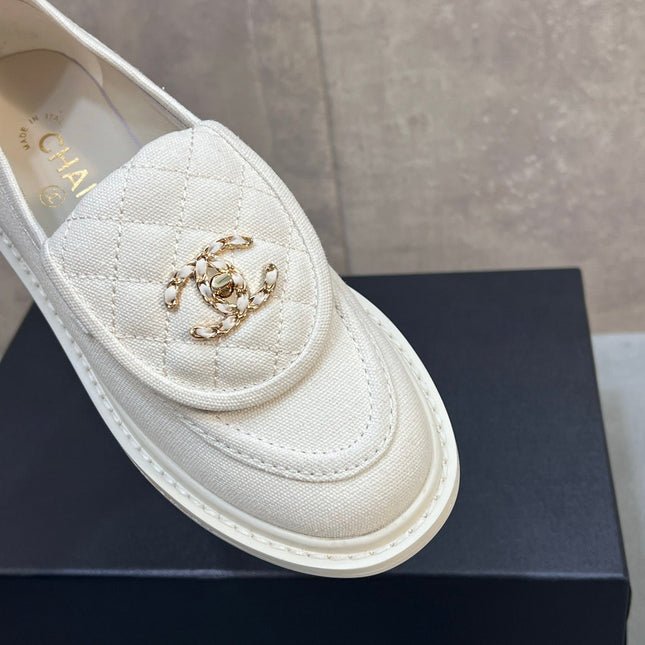 CHANEL 26S LOAFERS IN WHITE CANVAS WITH QUILTED FLAP & CHAIN CC LOGO