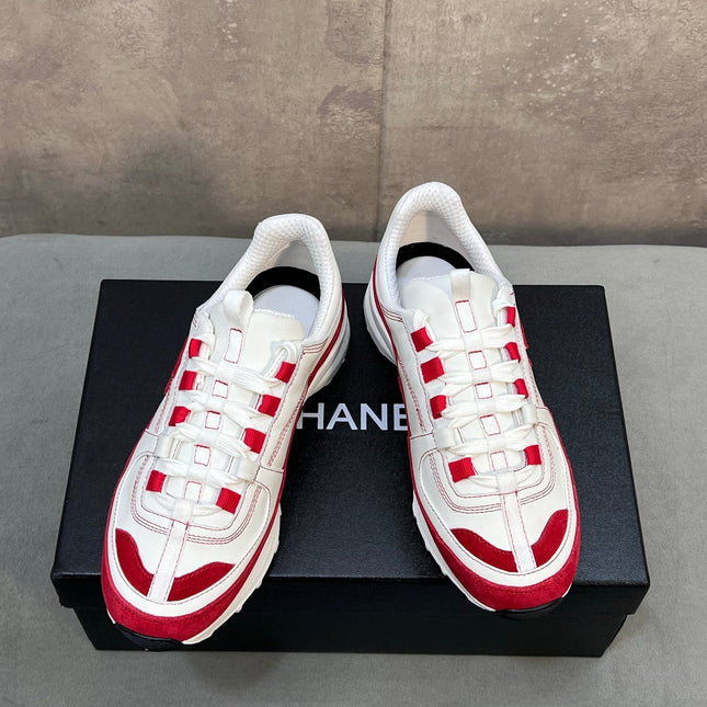 CHANEL 26S RUNNER CC LOGO SNEAKERS IN WHITE AND RED CALFSKIN