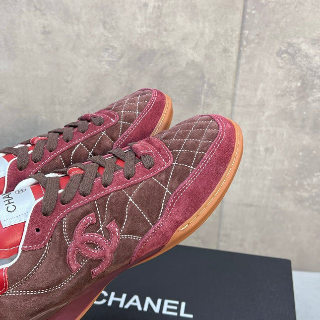 CHANEL 26S SNEAKERS IN DARK BROWN AND BURGUNDY RED SUEDE QUILTED CC LOGO
