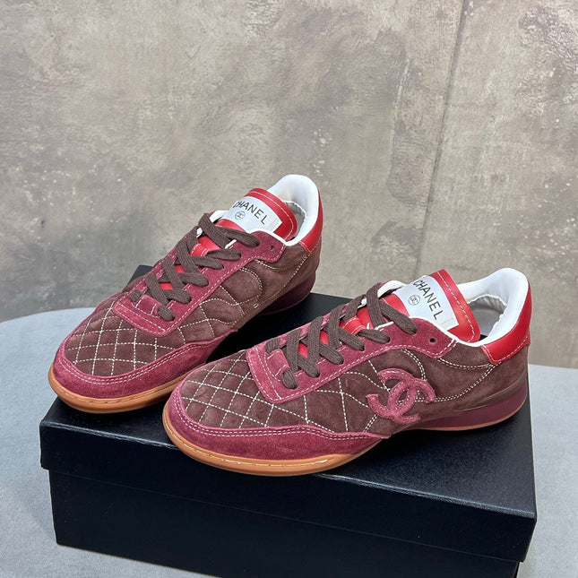 CHANEL 26S SNEAKERS IN DARK BROWN AND BURGUNDY RED SUEDE QUILTED CC LOGO