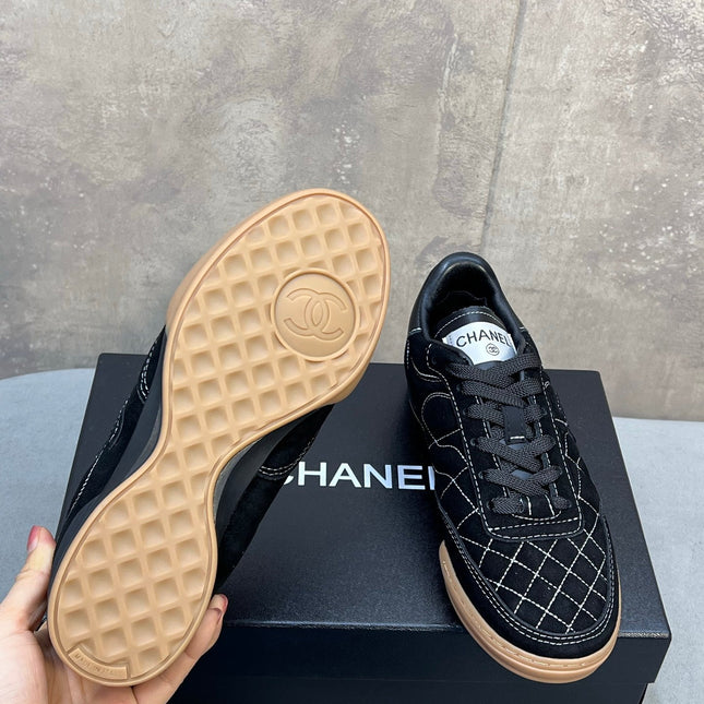 CHANEL 26S SNEAKERS IN BLACK SUEDE QUILTED CC LOGO