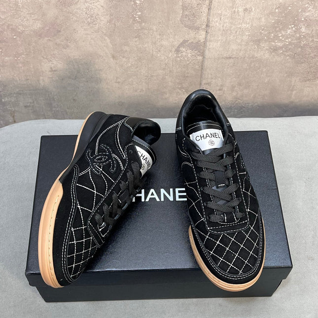 CHANEL 26S SNEAKERS IN BLACK SUEDE QUILTED CC LOGO