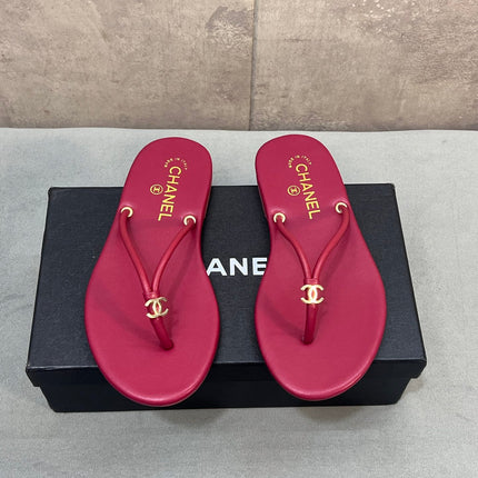 CHANEL 26S FLIP FLOPS IN RED CALFSKIN CC LOGO