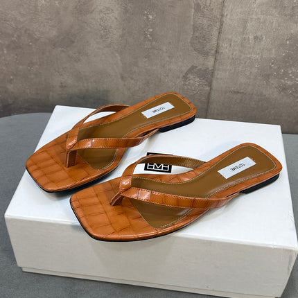 THE ROW 26S SQUARE TOE THONG SANDALS IN CARAMEL BROWN CROCODILE EMBOSSED CALFSKIN