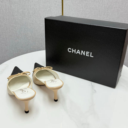 CC HEEL MULES 25S IN BLACK AND BEIGE LAMBSKIN WITH BOW