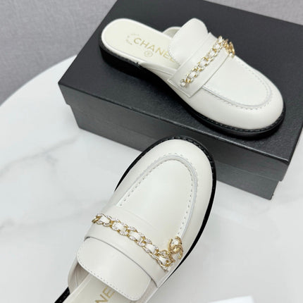 CC FLAT MULE 25S IN WHITE CALFSKIN STYLE 5