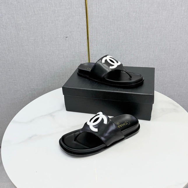 CHANEL 26S CC THONG SLIDES IN BLACK LAMBSKIN