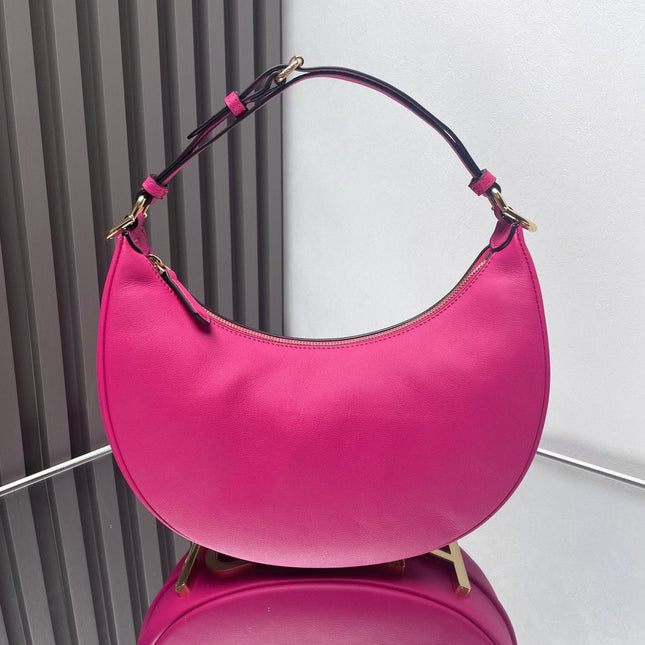 FENDIGRAPHY MEDIUM 29 IN BRIGHT PINK SMOOTH LAMBSKIN GOLD HARDWARE