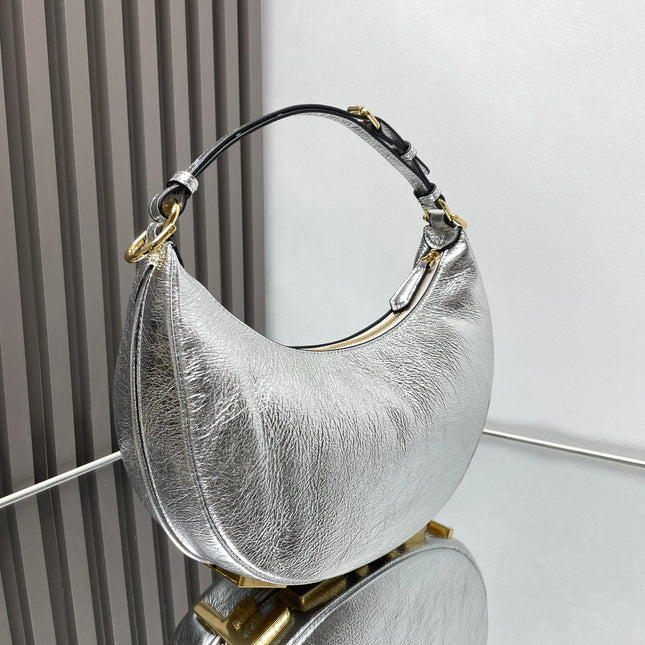 FENDIGRAPHY MEDIUM 29 IN SILVER METALLIC SMOOTH LAMBSKIN GOLD HARDWARE