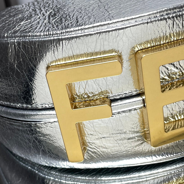 FENDIGRAPHY MEDIUM 29 IN SILVER METALLIC SMOOTH LAMBSKIN GOLD HARDWARE