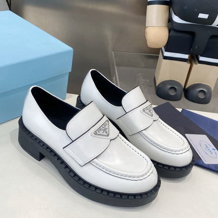 PRADA 26S LOAFERS IN WHITE CALFSKIN WITH LOGO