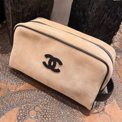 CHANEL 26S RECTANGULAR CLUTCH 29 IN BEIGE SUEDE