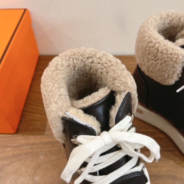 HM 26S SHEARLING HIKING BOOTS IN BLACK CALFSKIN