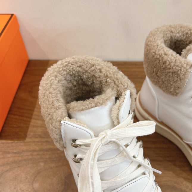 HM 26S SHEARLING HIKING BOOTS IN WHITE CALFSKIN