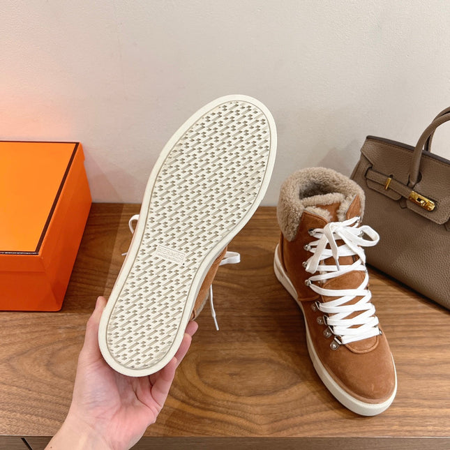 HM 26S SHEARLING HIKING BOOTS IN BROWN SUEDE