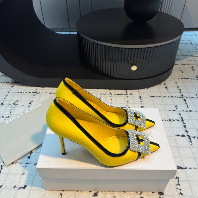 Hangisi 100 Yellow Linen with Black Leather Jewel Buckle Pumps 161072