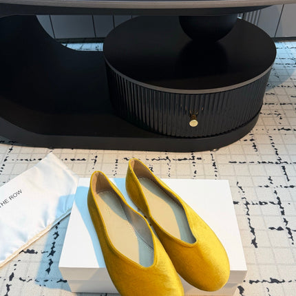 THE ROW 26S CLASSIC BALLET FLATS IN YELLOW VELVET