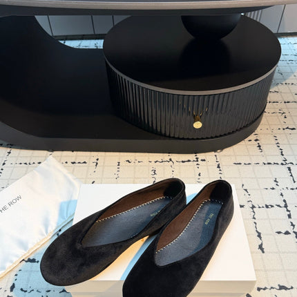 THE ROW 26S CLASSIC BALLET FLATS IN BLACK VELVET