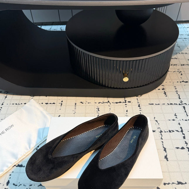 THE ROW 26S CLASSIC BALLET FLATS IN BLACK VELVET