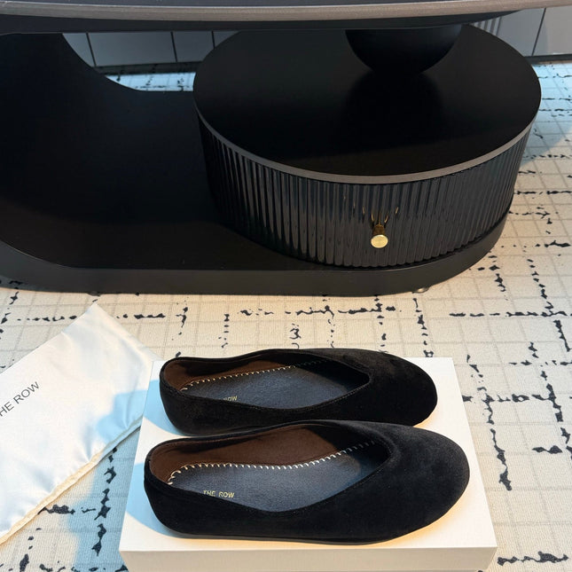 THE ROW 26S CLASSIC BALLET FLATS IN BLACK VELVET