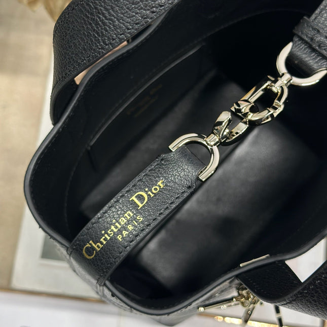 DIOR 26S TOUJOURS BAG 18 IN BLACK GRAINED CALFSKIN