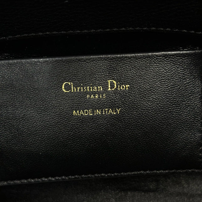 DIOR 26S TOUJOURS BAG 18 IN BLACK GRAINED CALFSKIN
