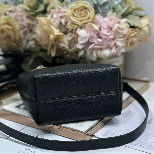 DIOR 26S TOUJOURS BAG 18 IN BLACK GRAINED CALFSKIN