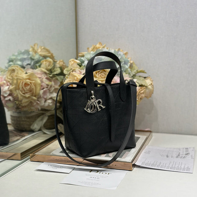 DIOR 26S TOUJOURS BAG 18 IN BLACK GRAINED CALFSKIN