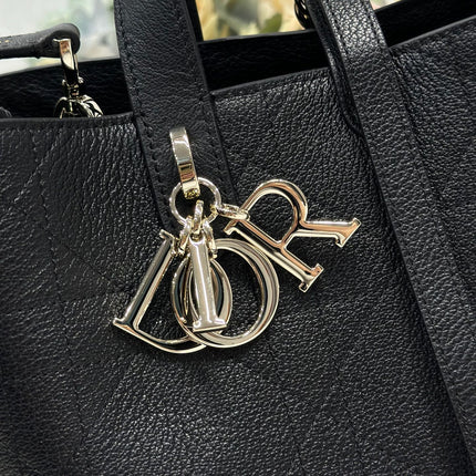 DIOR 26S TOUJOURS BAG 23 IN BLACK GRAINED CALFSKIN