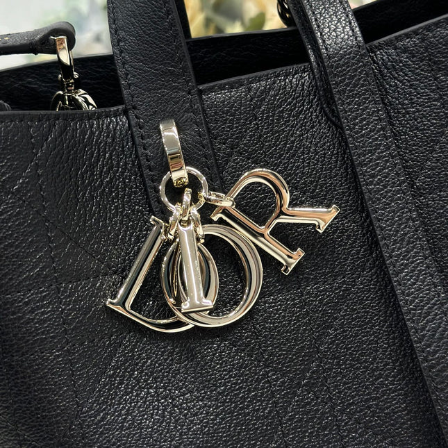 DIOR 26S TOUJOURS BAG 23 IN BLACK GRAINED CALFSKIN