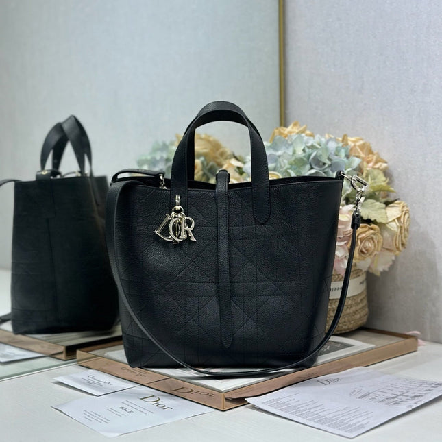 DIOR 26S TOUJOURS BAG 23 IN BLACK GRAINED CALFSKIN