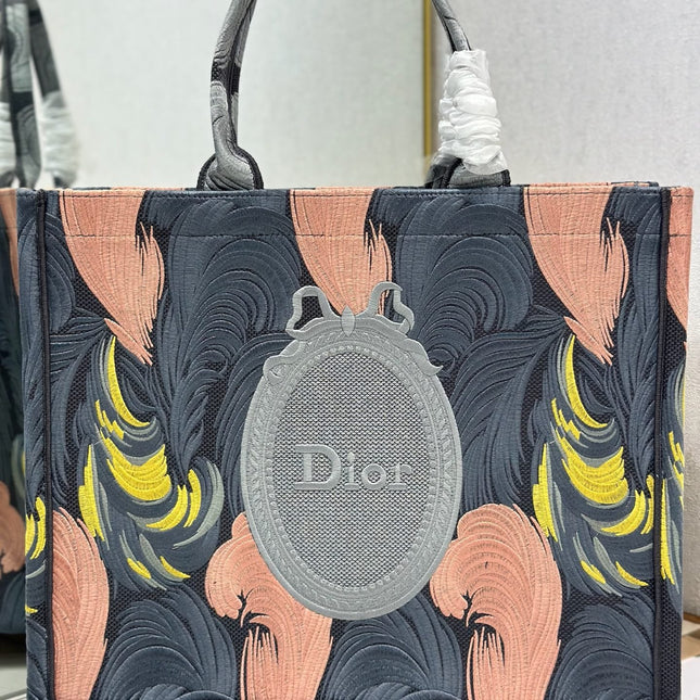 DIOR 26S LARGE BOOK TOTE 42 IN MULTICOLOR WOVEN FABRIC