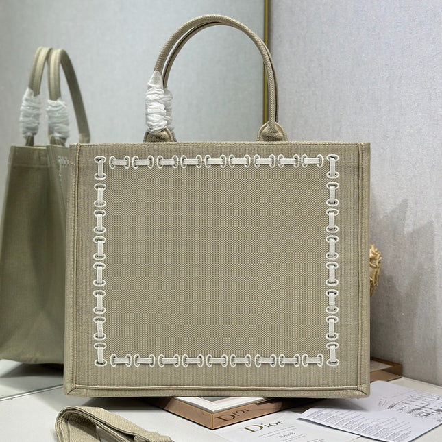 DIOR 26S LARGE BOOK TOTE 42 IN BEIGE WOVEN FABRIC