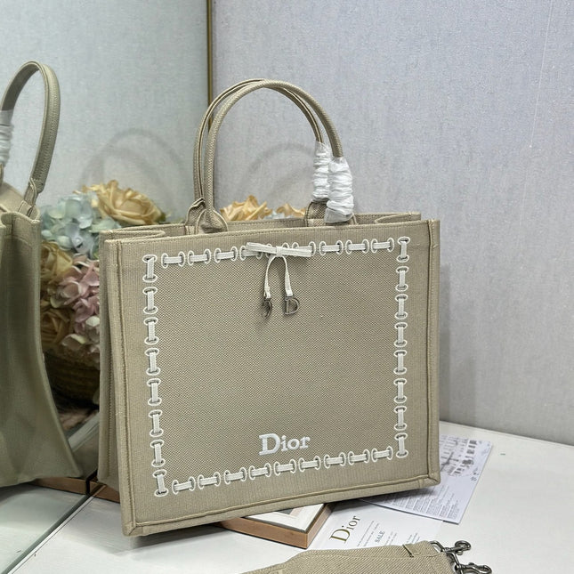 DIOR 26S LARGE BOOK TOTE 42 IN BEIGE WOVEN FABRIC
